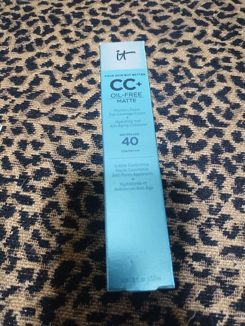 IT Cosmetics - CC+ Oil Free Matte Foundation In "Deep"